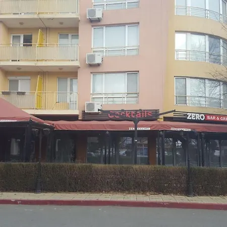 Apartament Palm Court *